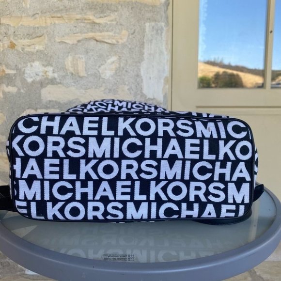 NWT Michael kors lg kenly signature backpack - Picture 7 of 7